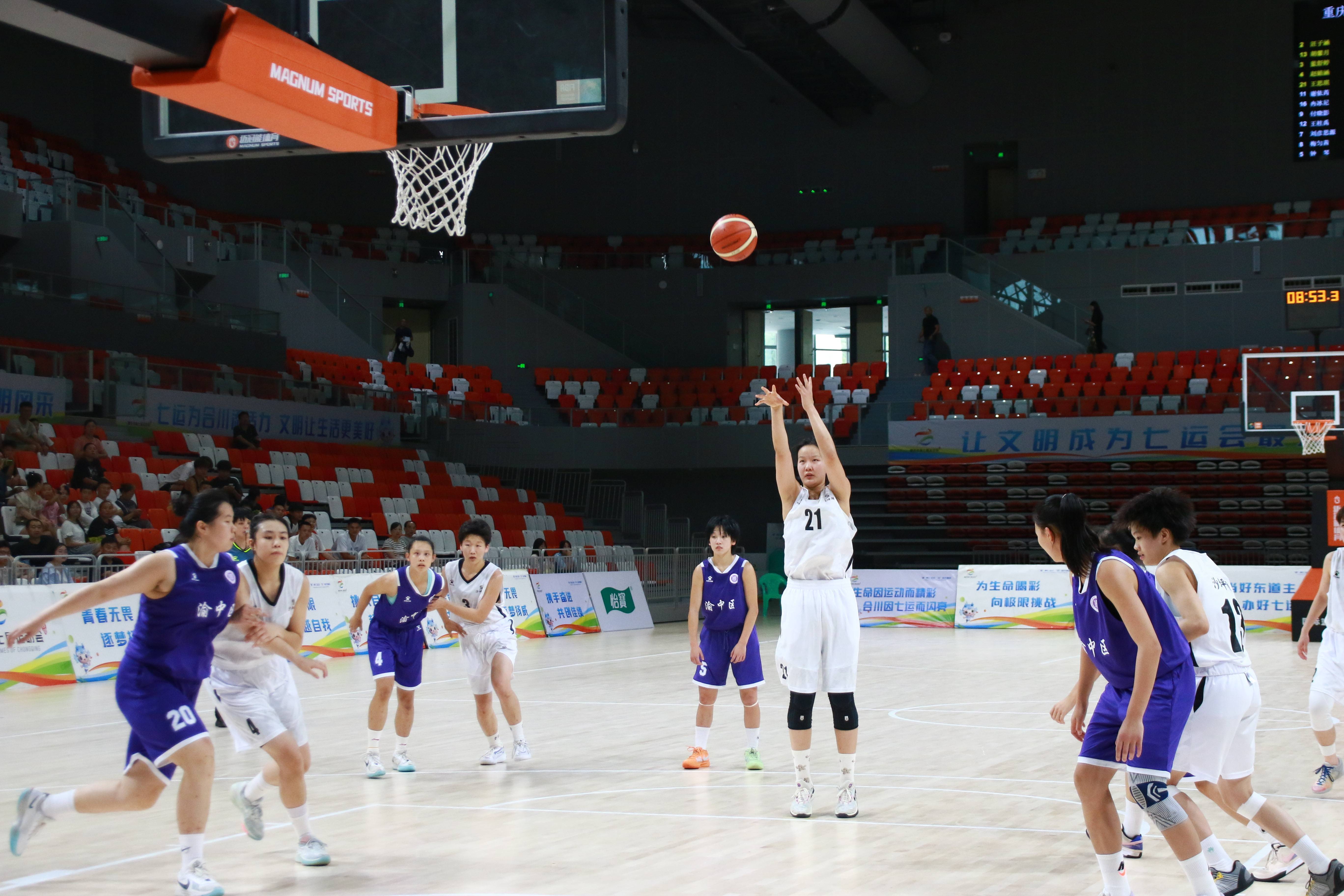 关于场面火爆！篮球观众席沸腾不已的信息