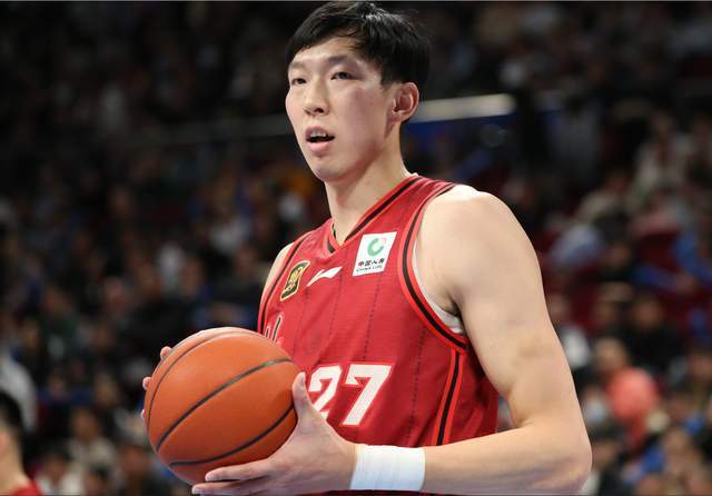 北京队翻盘湖人，周琦刷新纪录