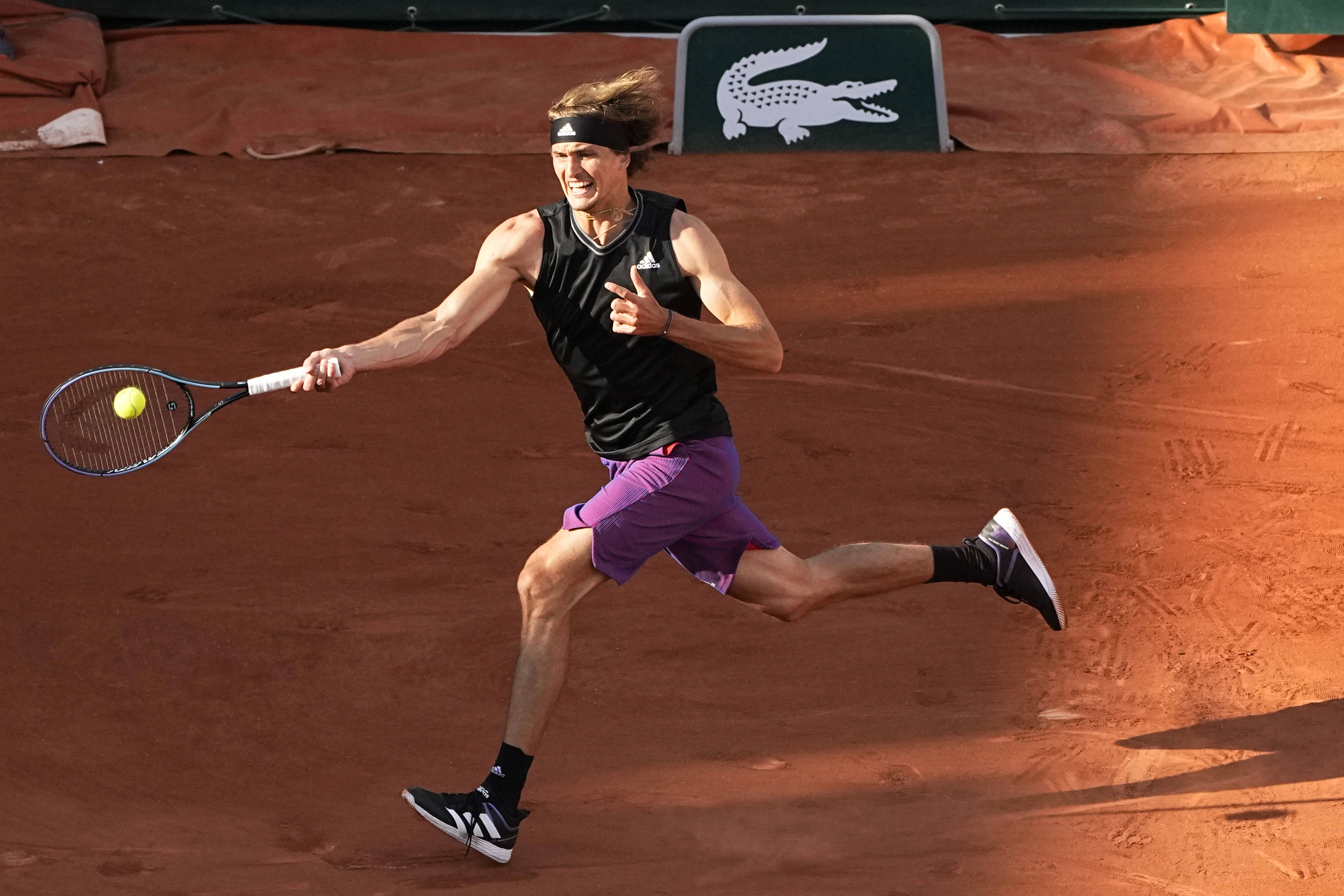 ATP总决赛逆转法网，兹维列夫统治全场