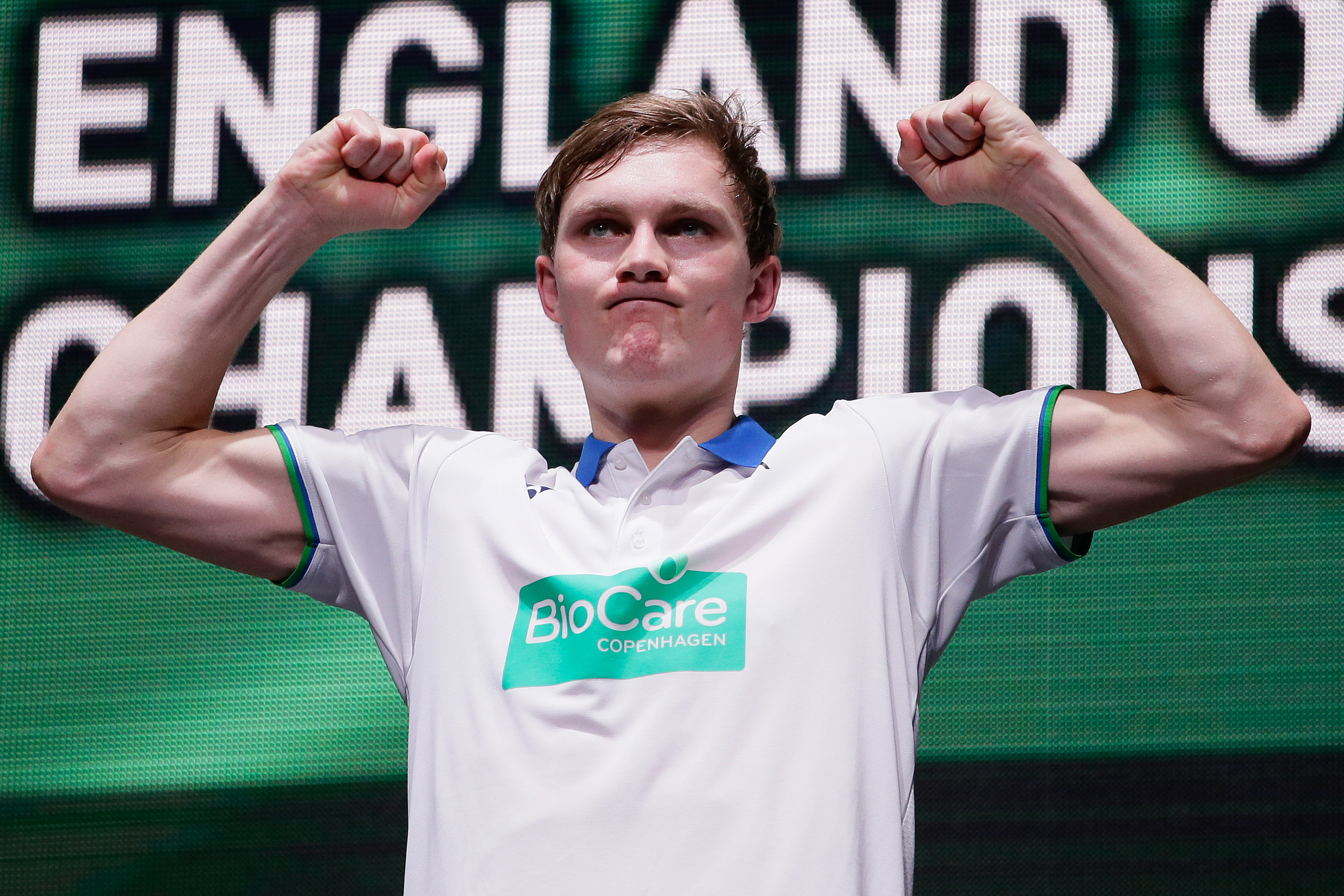 法国队完胜日本队，安赛龙刷新纪录