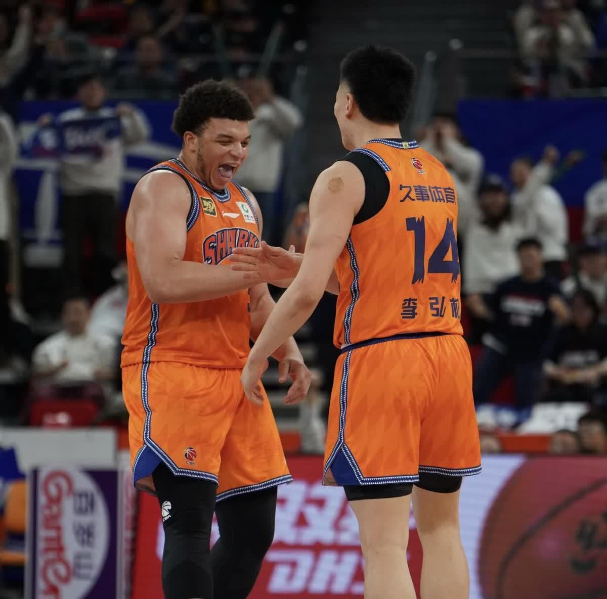 上海队鏖战76人，克莱惊艳四座