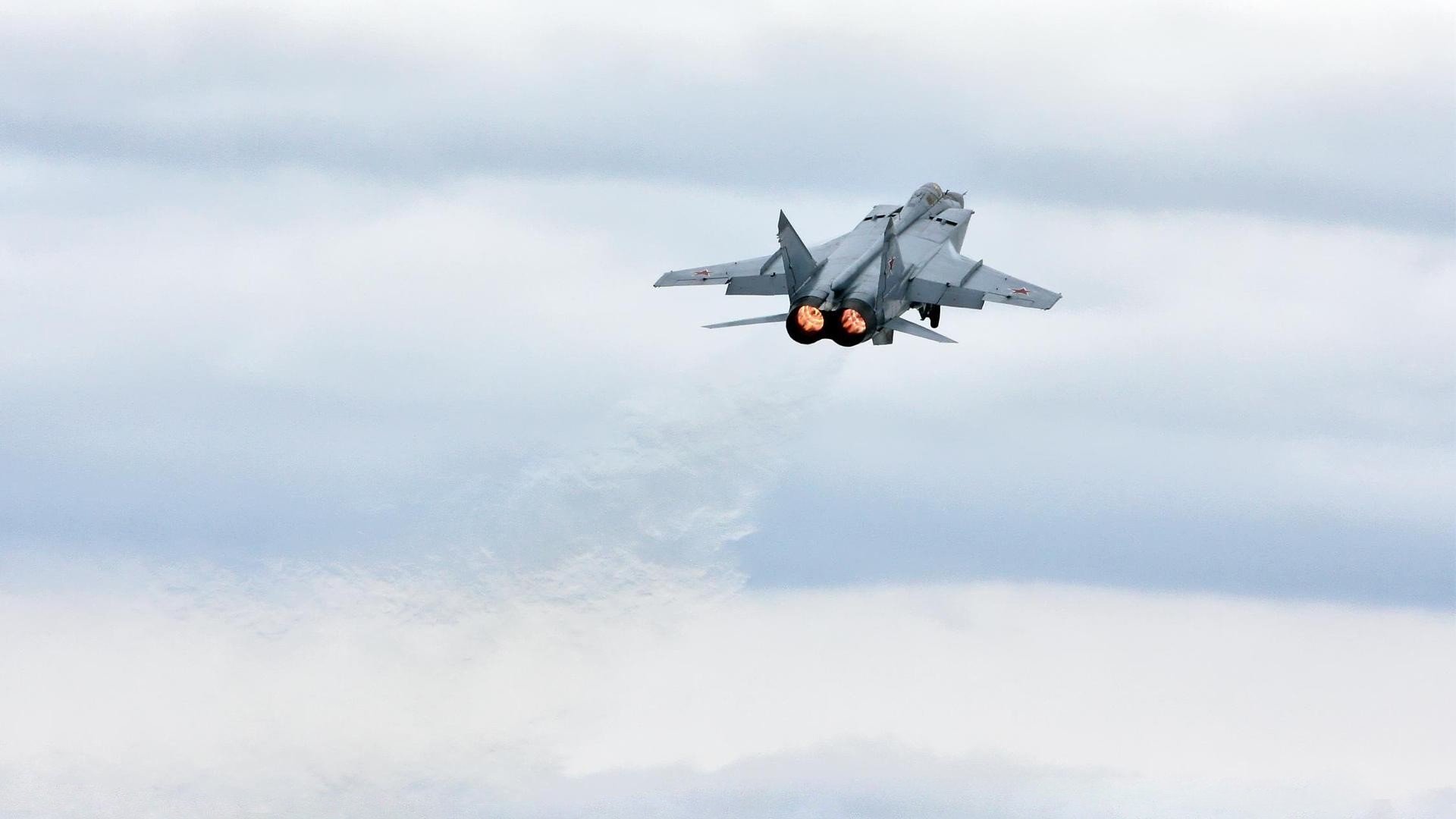 孔德封神之战，拜仁对阵利物浦，冠军级表现铸就传奇