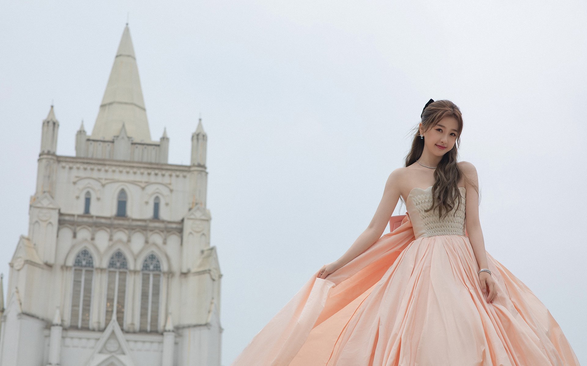 绿茵烽烟转战篮坛之巅，黄蜂以欧冠级战术执行力逆转新疆